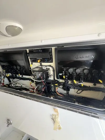 Your New Invincible Yacht Photos Pics 