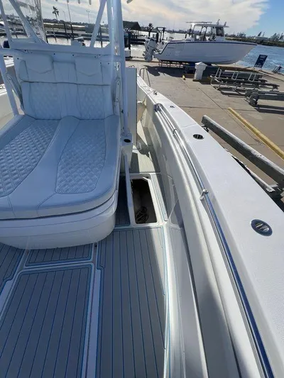 Your New Invincible Yacht Photos Pics 