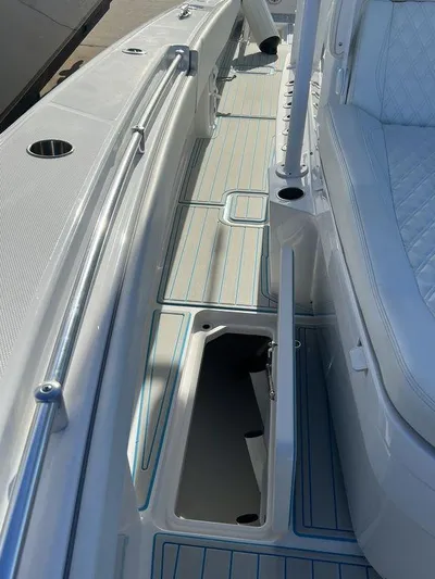 Your New Invincible Yacht Photos Pics 