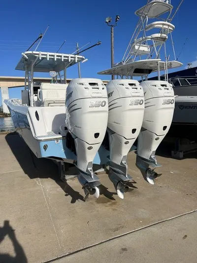 Your New Invincible Yacht Photos Pics 