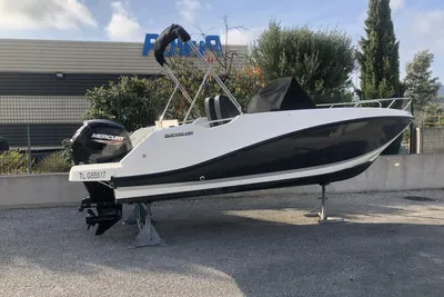 2022 Quicksilver Activ 555 Open