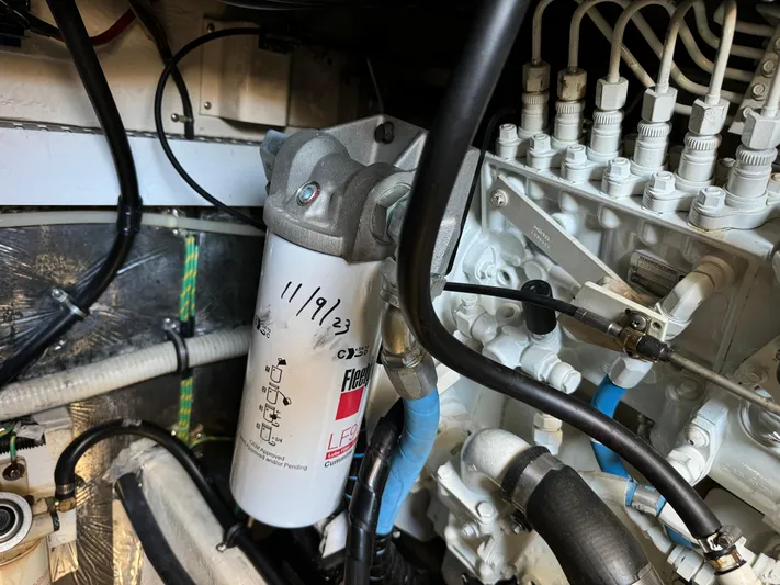 Jjetsdream Yacht Photos Pics Engine compartment of 1999 Maxum 4600 SCB with visible fuel filter and wiring.