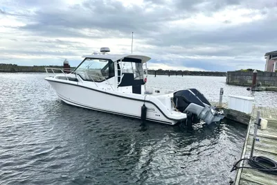 Boston Whaler 325 Conquest