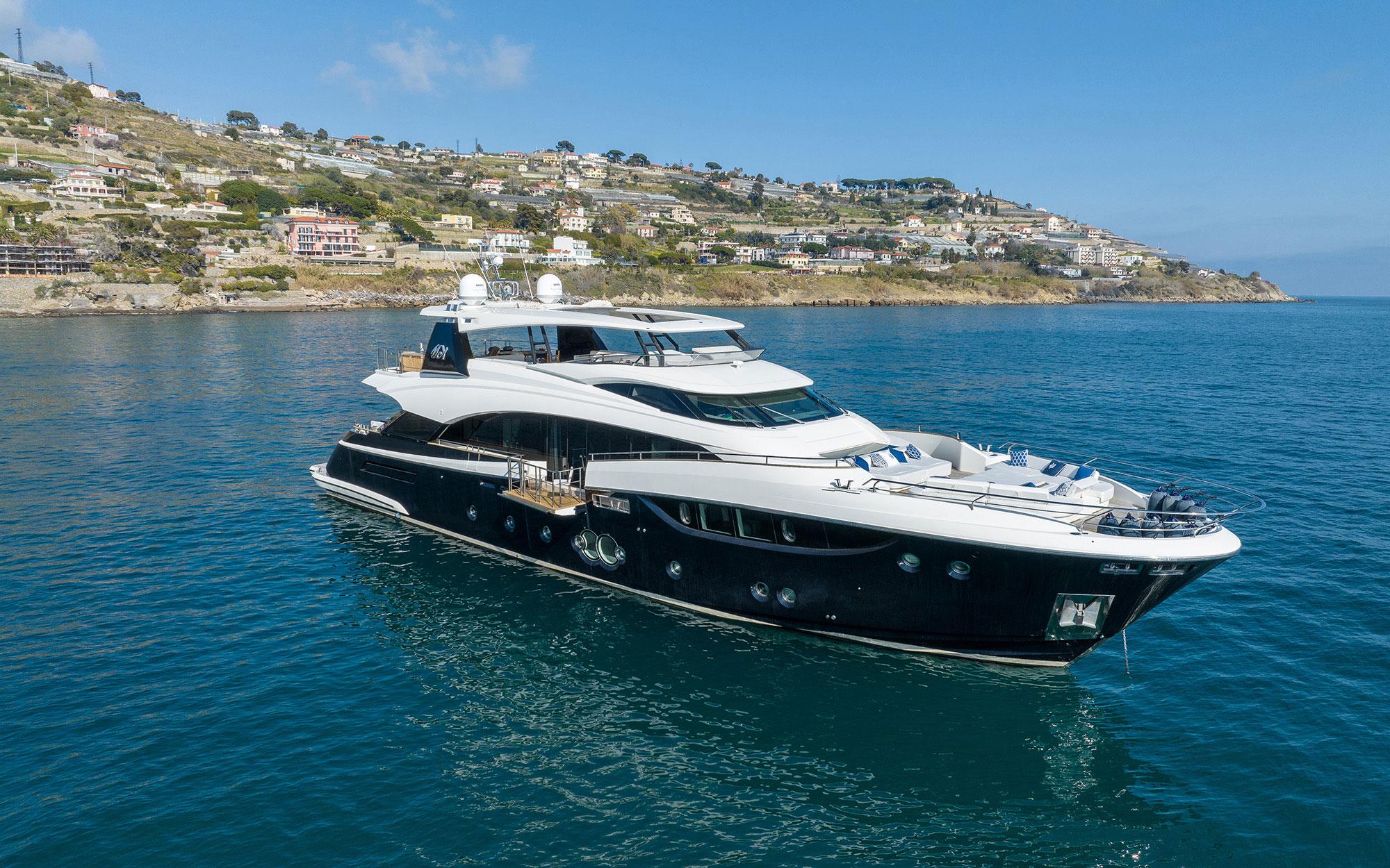 montecarlo yacht 105 prezzo