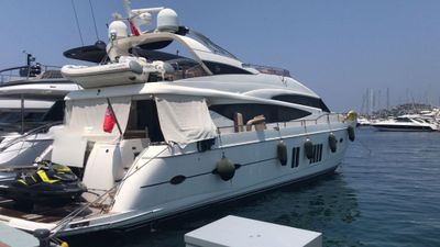 Yacht
