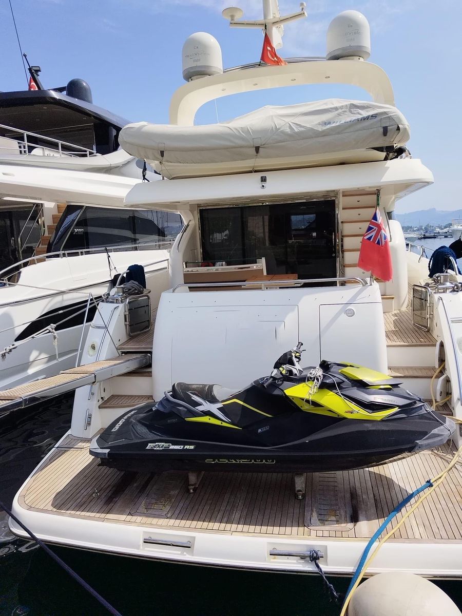2010 Princess 74 