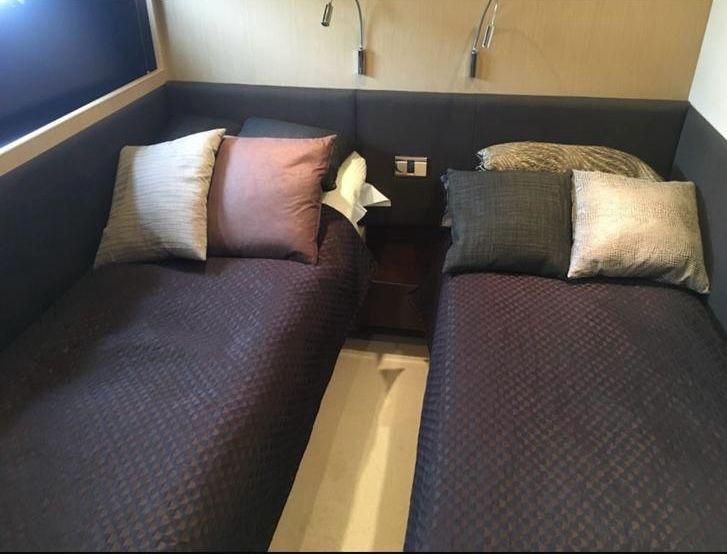 2010 Princess 74 
