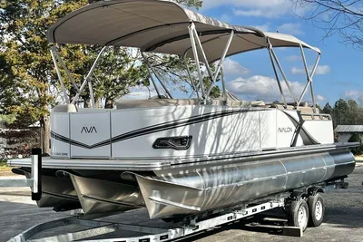 Avalon LSZ 23' Cruise Rear Bench TT - Triple Toon - IN STOCK