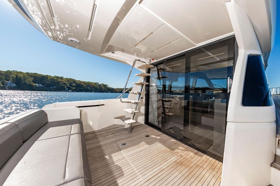 2017 Ferretti Yachts 450