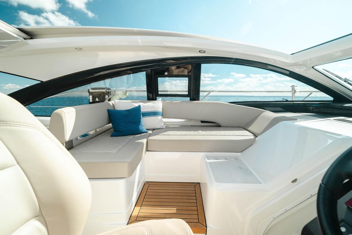 2020 Fairline 47 