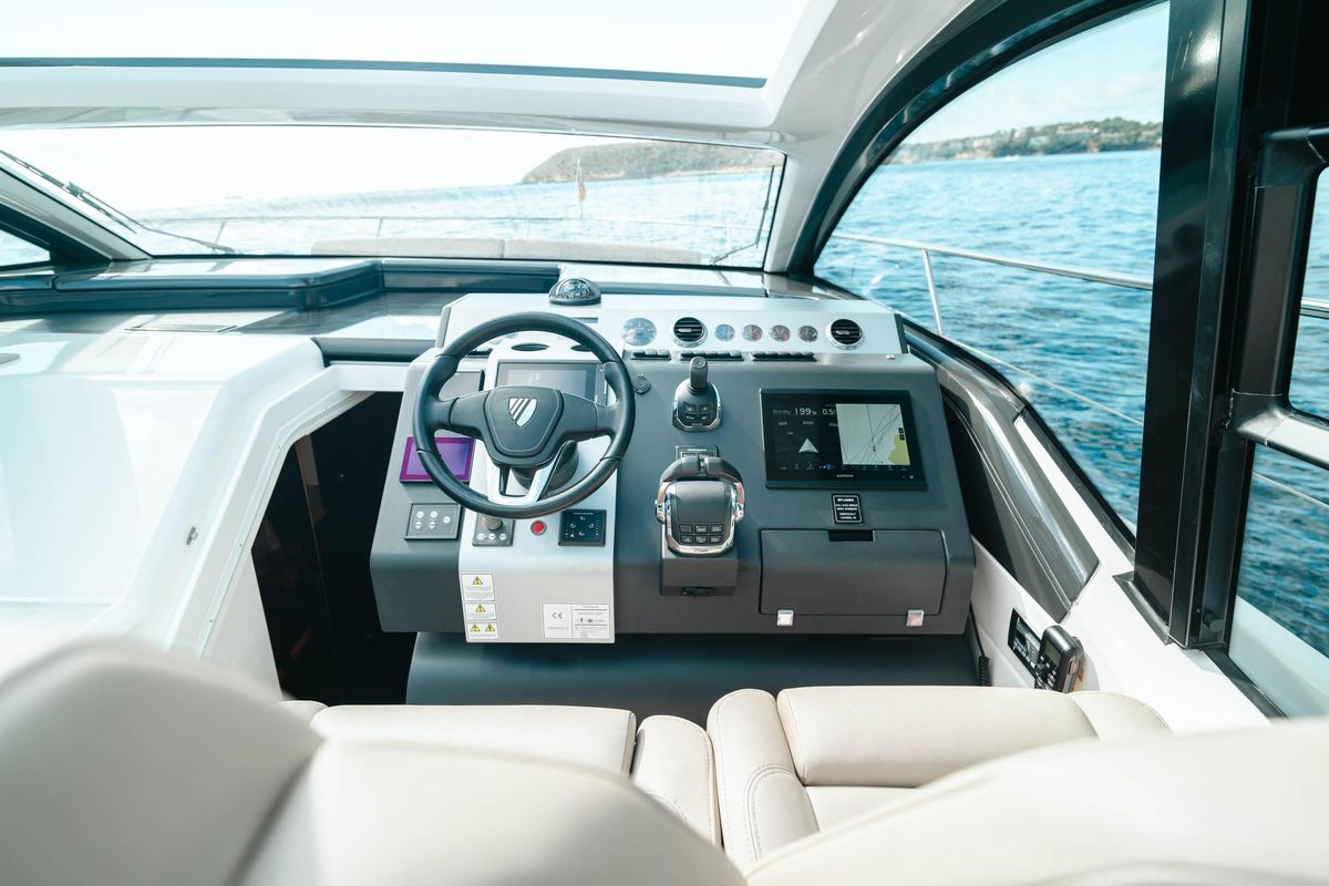 2020 Fairline 47 
