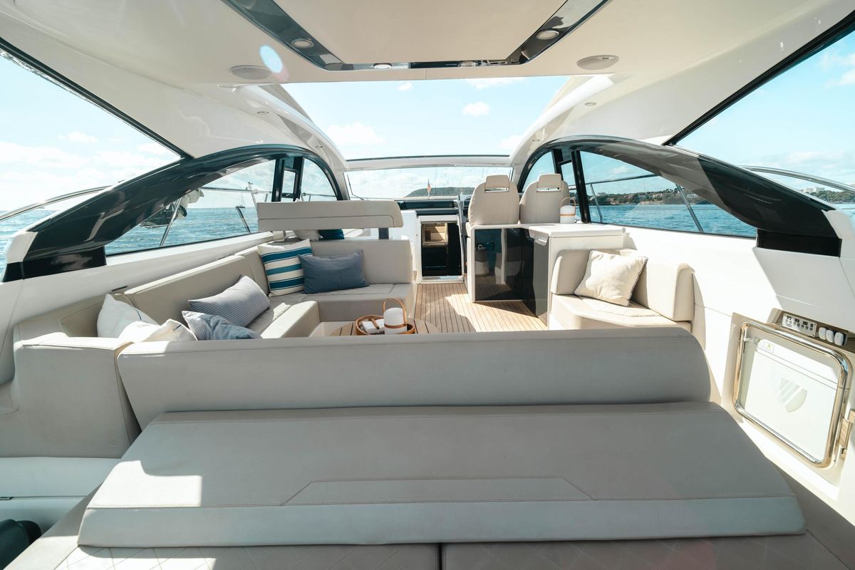 2020 Fairline 47 