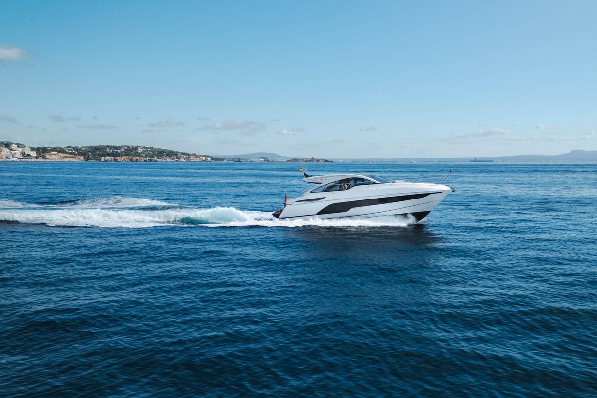 2020 Fairline 47 