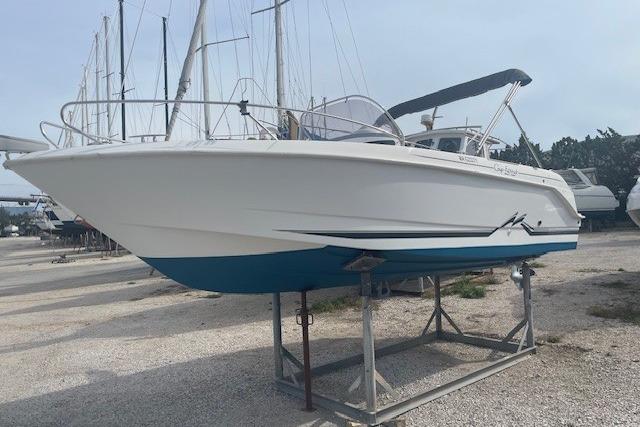 2021 B2 Marine 652 OPEN