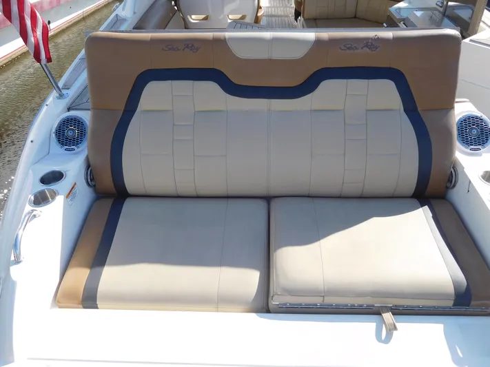  Yacht Photos Pics 2015 Sea Ray 350 SLX boat seating with beige and blue upholstery.