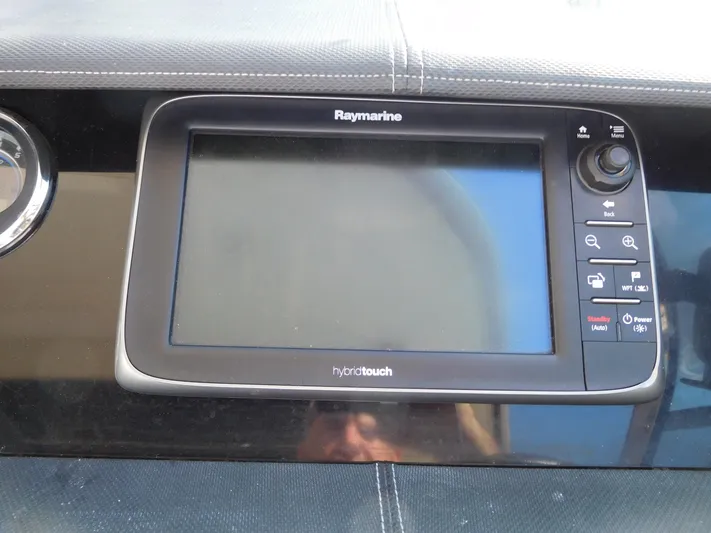  Yacht Photos Pics Raymarine display on 2015 Sea Ray 350 SLX boat dashboard.