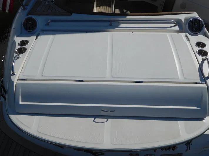  Yacht Photos Pics 2015 Sea Ray 350 SLX boat deck with speakers and cup holders.