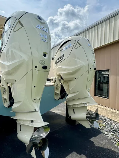  Yacht Photos Pics 2025 Grady-White 345 boat with twin Yamaha 450 V8 outboard engines.