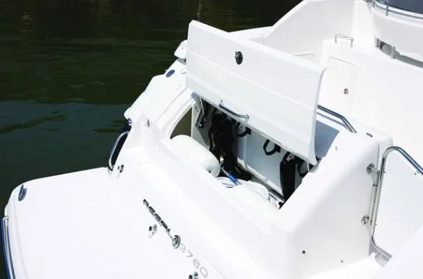  Yacht Photos Pics Manufacturer Provided Image