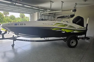 White River Tahoe Boats, T16