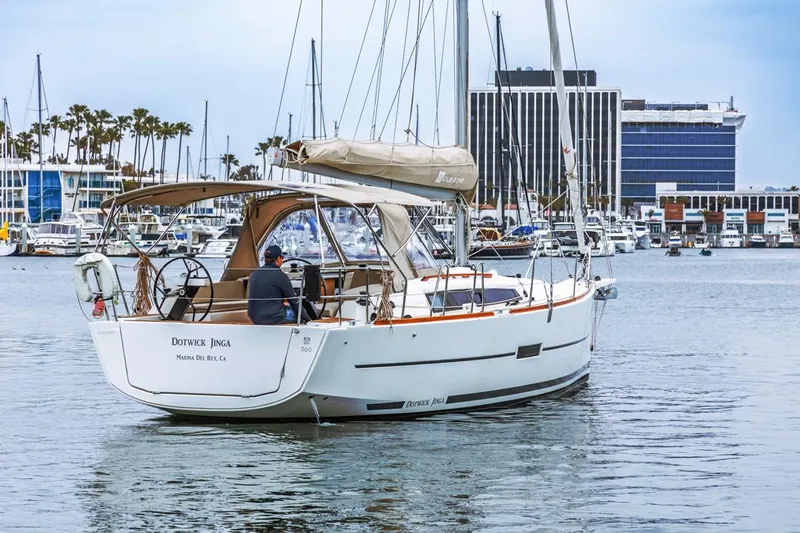 Dotwick Jinga Yacht Photos Pics 