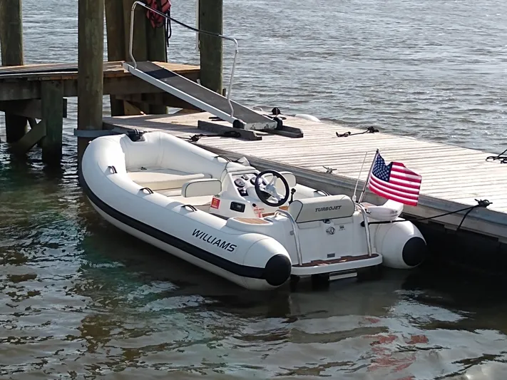 Alchemist Yacht Photos Pics Williams Cruiser