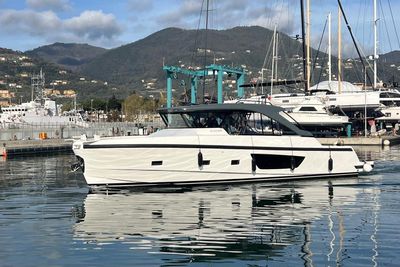 Yacht