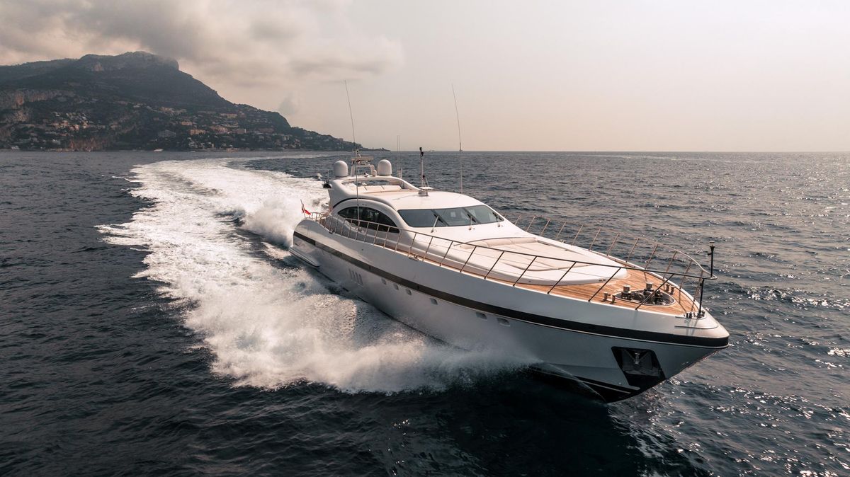 2013 Mangusta 109 