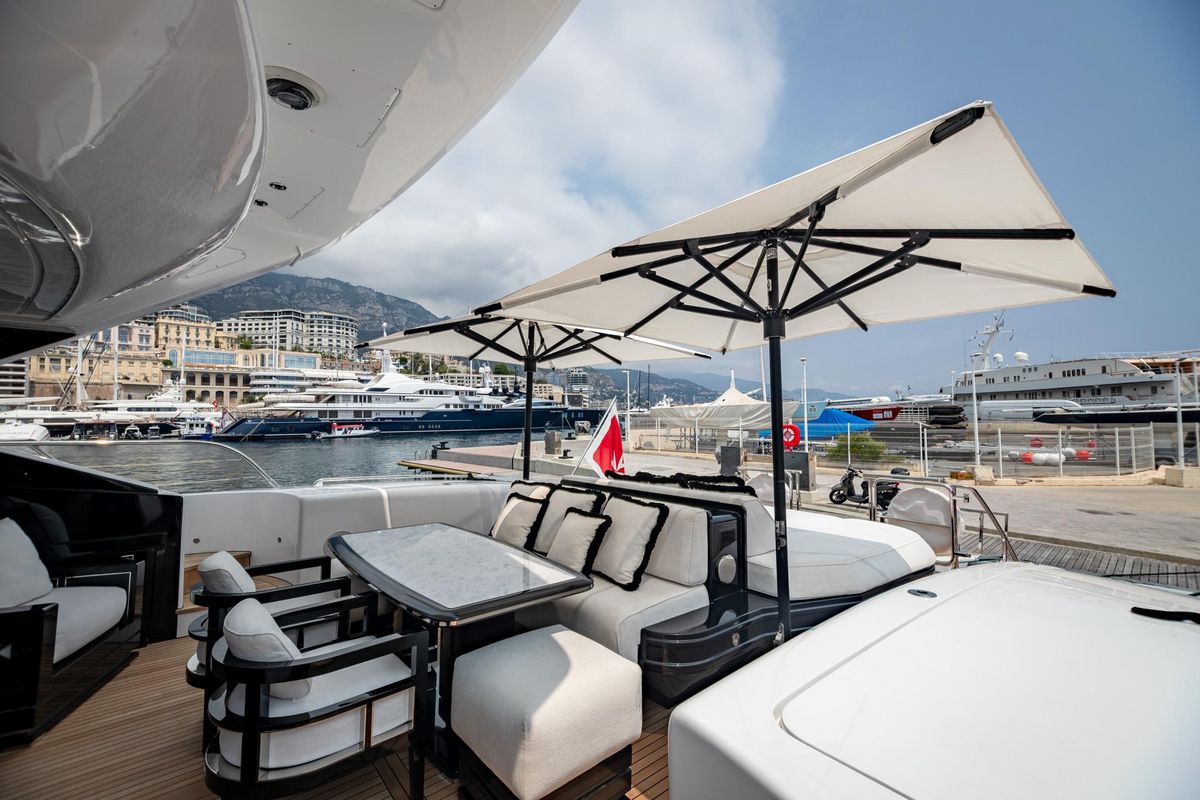 2013 Mangusta 109 