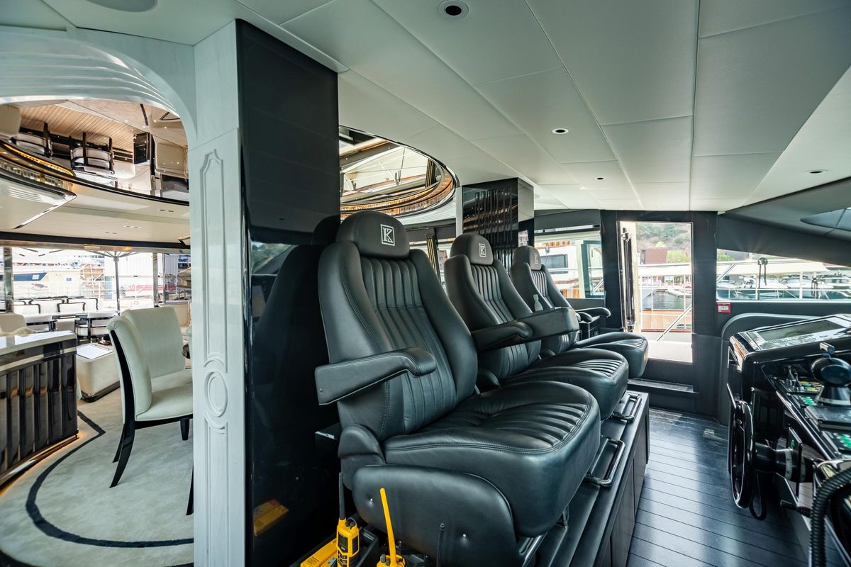 2013 Mangusta 109 