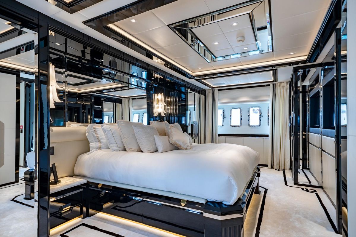 2013 Mangusta 109 
