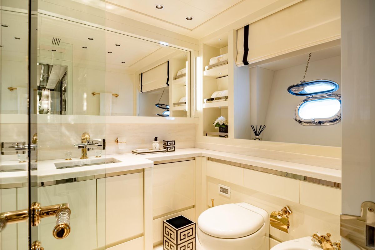 2013 Mangusta 109 