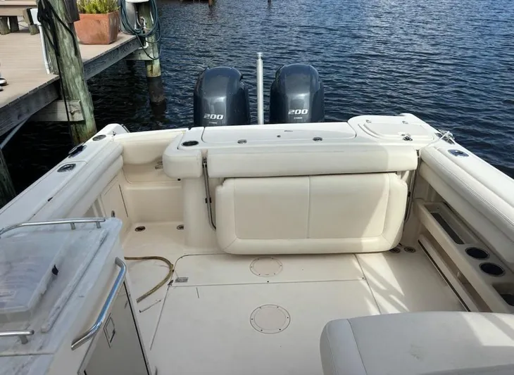 275-590 Brokerage Yacht Photos Pics 