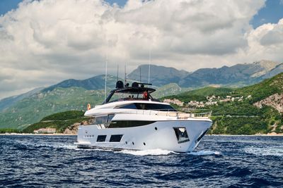 Yacht