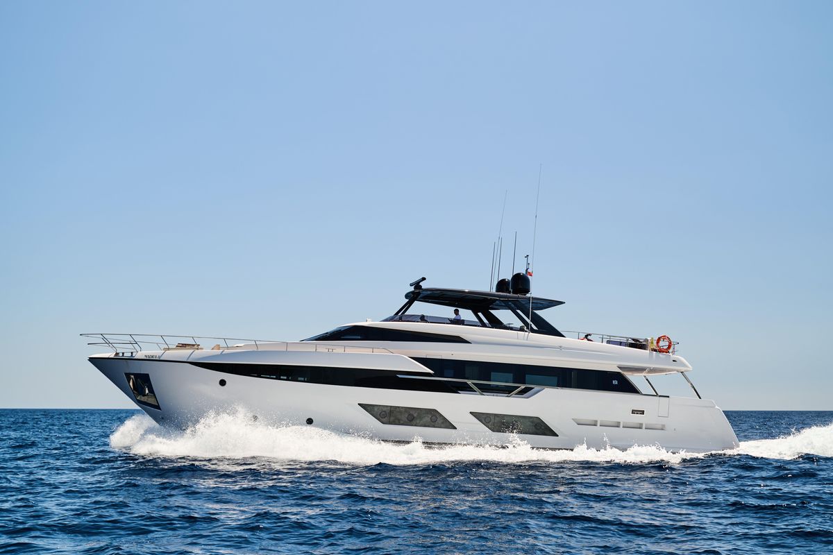 2023 Ferretti Yachts 93 