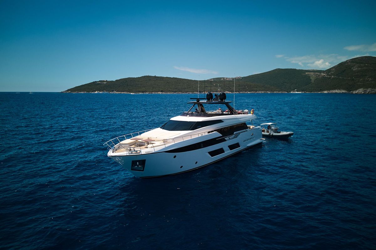 2023 Ferretti Yachts 93 