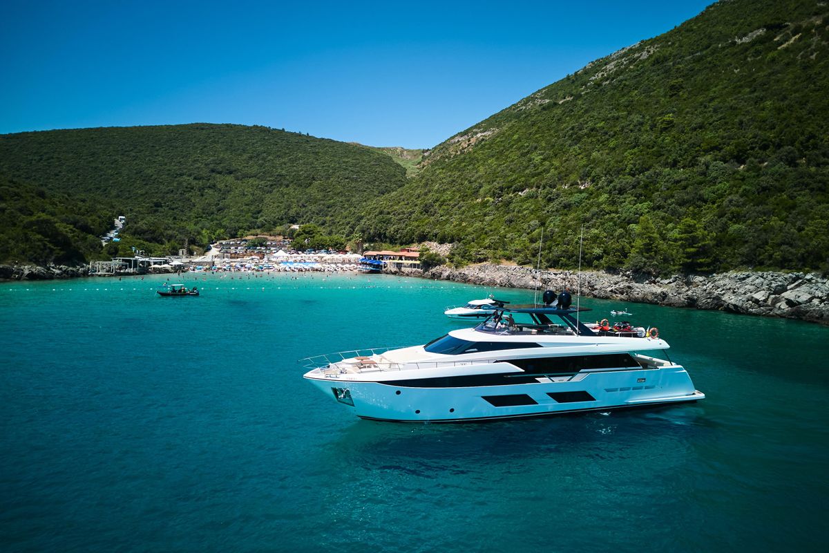 2023 Ferretti Yachts 93 