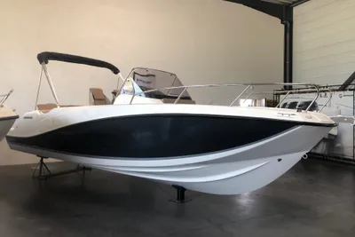 2024 Quicksilver Activ 675 Open