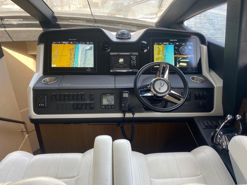 2016 Sea Ray L590 Fly