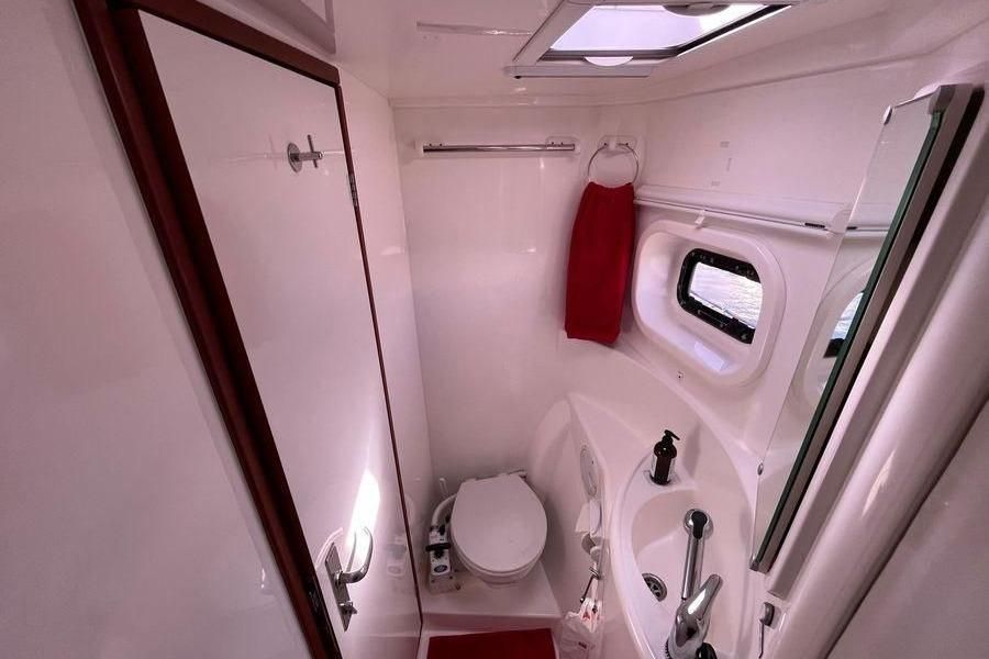 2011 Leopard 42 