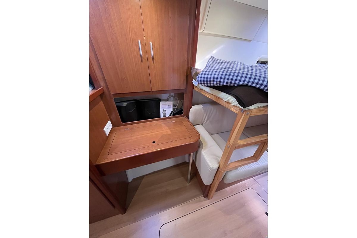 2011 Leopard 42 