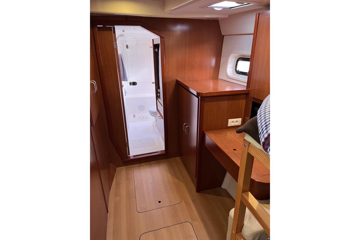 2011 Leopard 42 