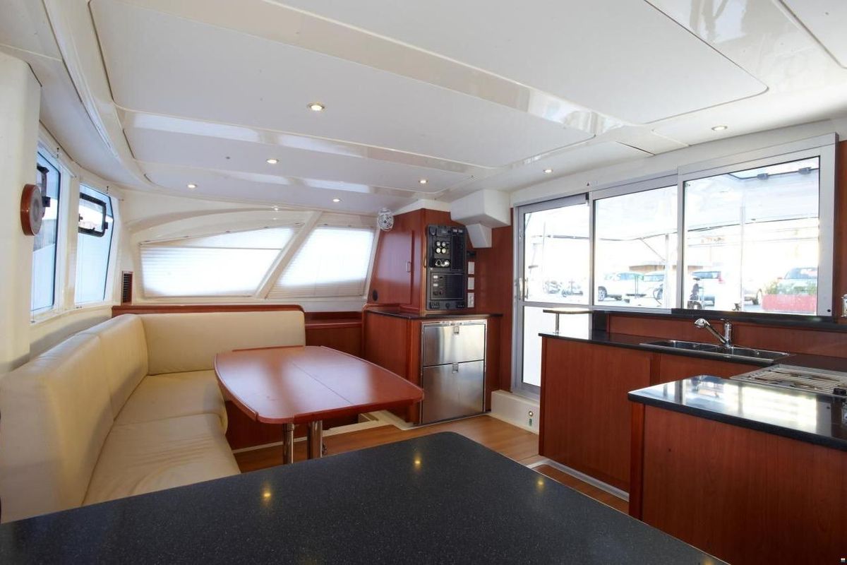 2011 Leopard 42 