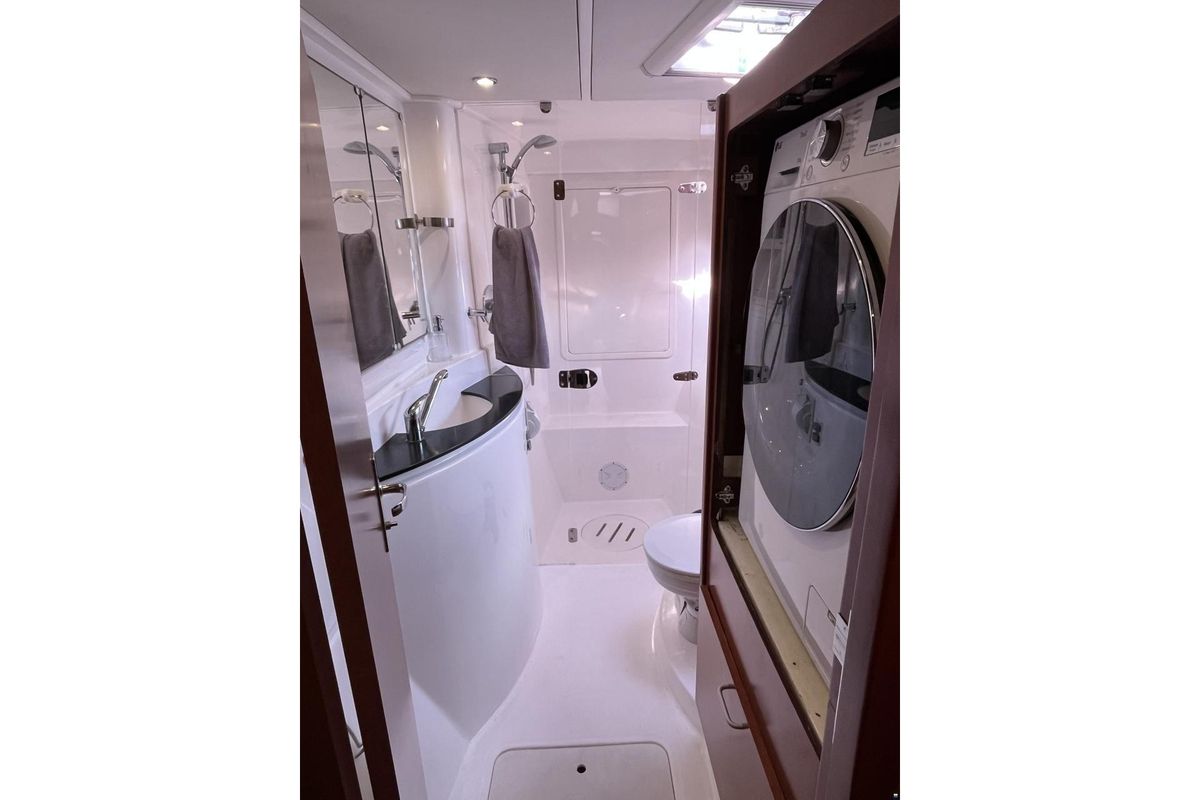 2011 Leopard 42 