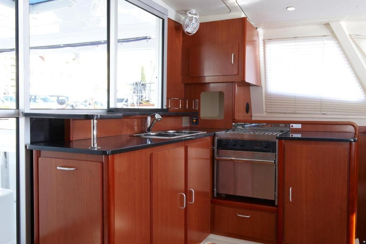 2011 Leopard 42 