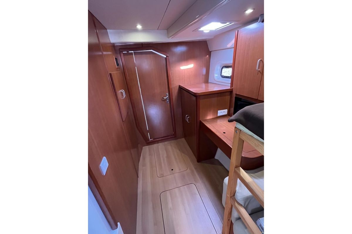 2011 Leopard 42 