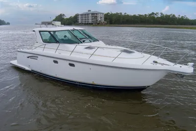 Tiara Yachts 3600 Sovran