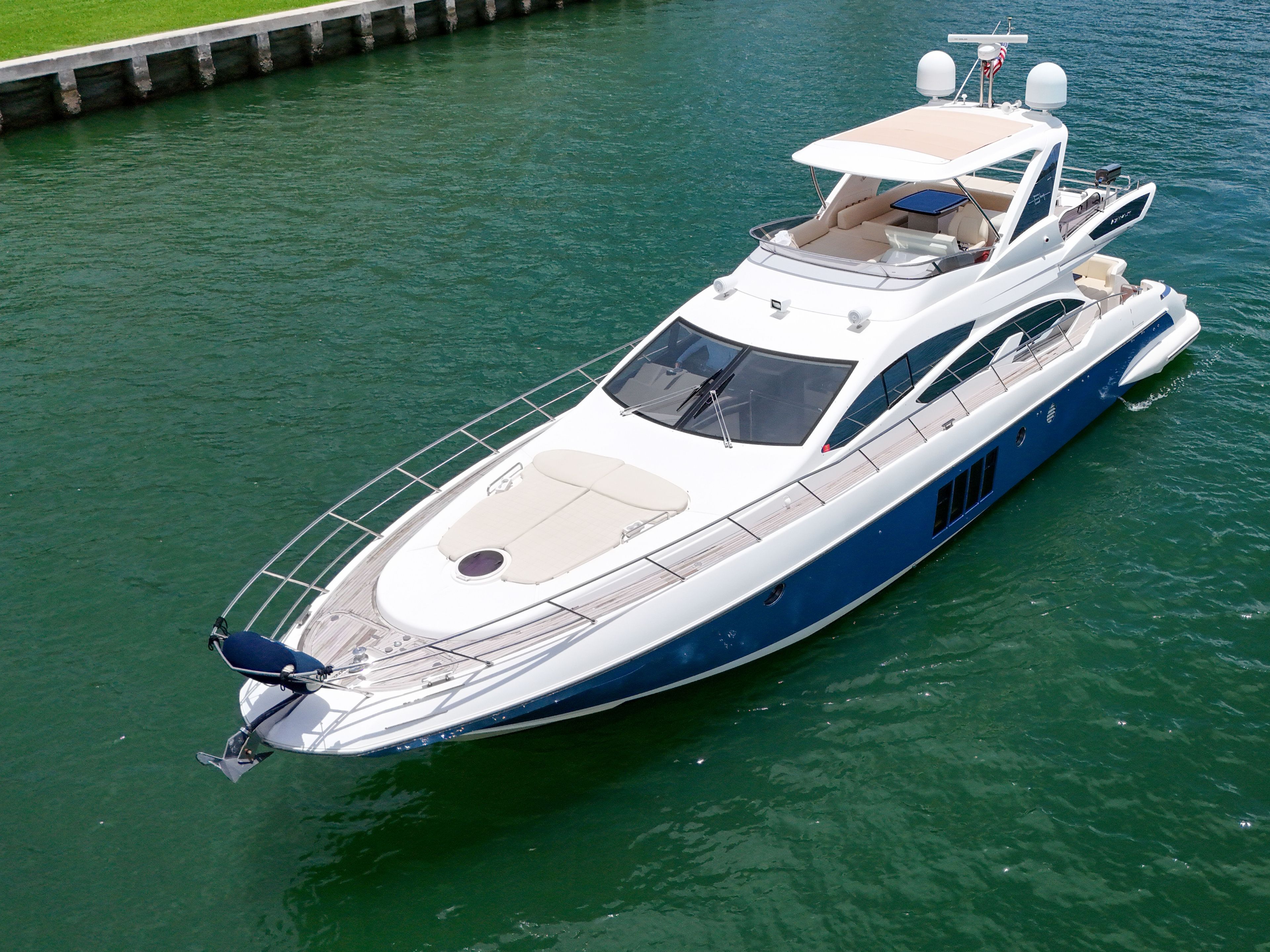 2012 Azimut 64 