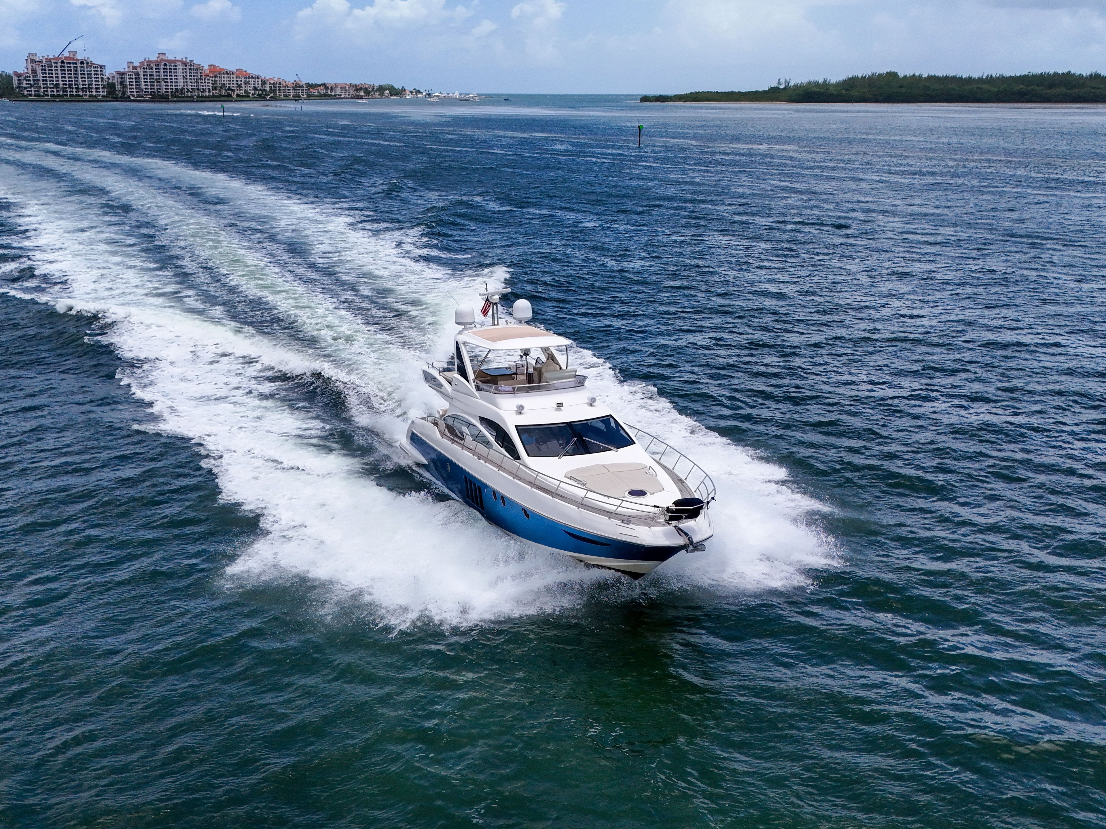 2012 Azimut 64 