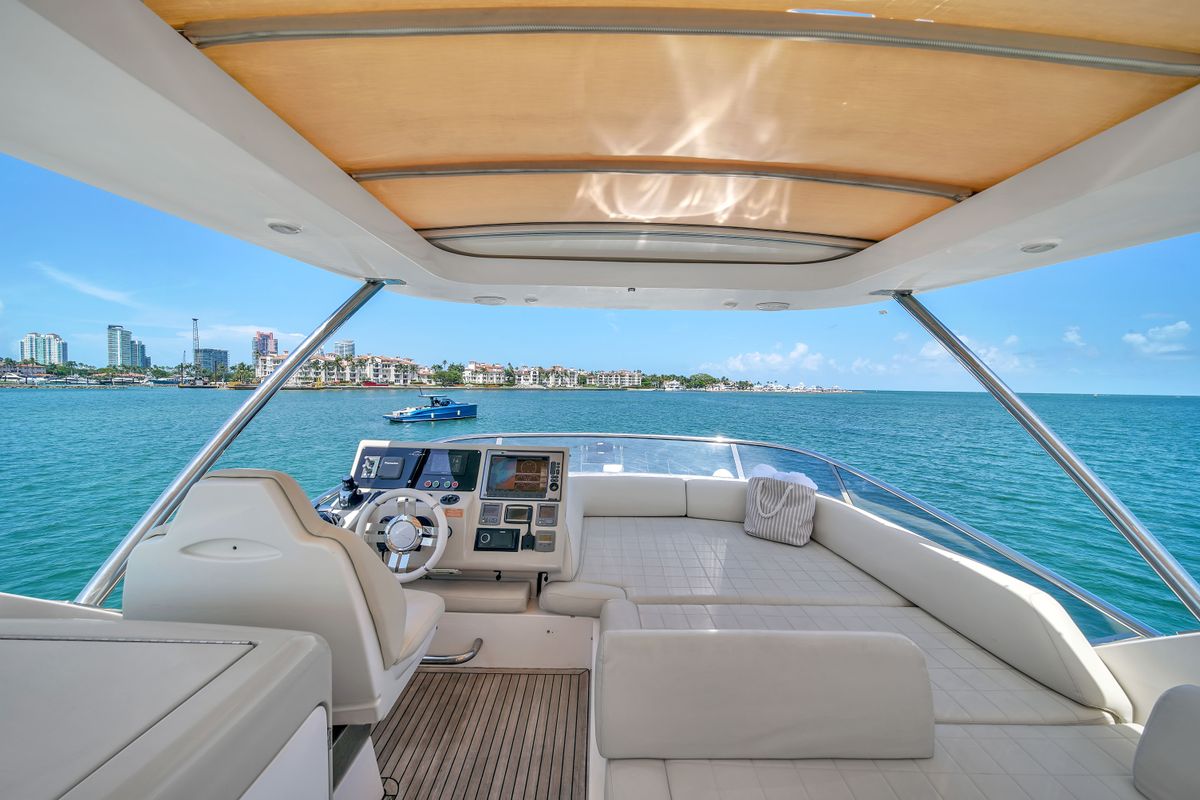 2012 Azimut 64 
